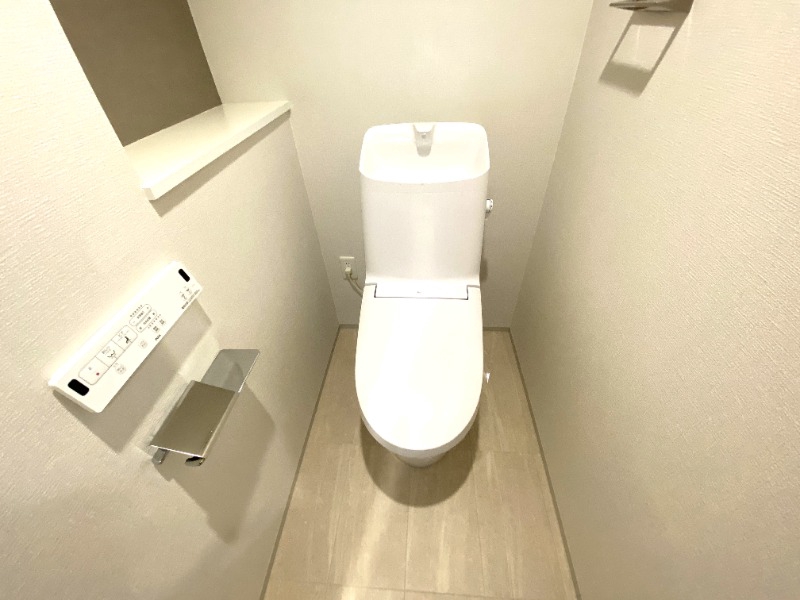 トイレ　温水洗浄便座です！