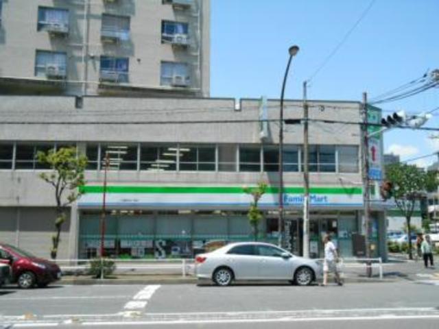 コンビニ　ファミリーマート大森北五丁目店（コンビニ）まで302m