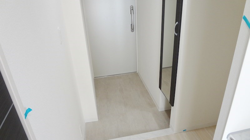 玄関　姿見付シューズボックス