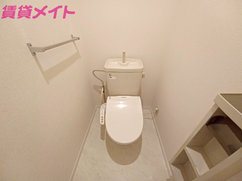 トイレ　同型参考写真