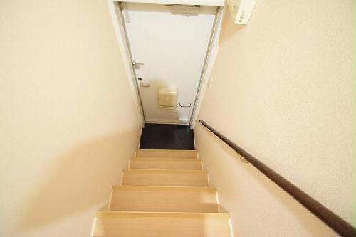 玄関　仕様・設備は現況と異なる場合があります。現況優先。