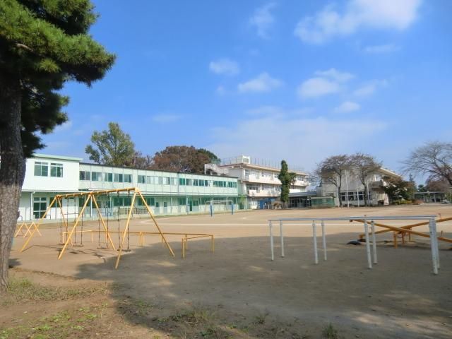小学校　北部小学校（小学校）まで320m