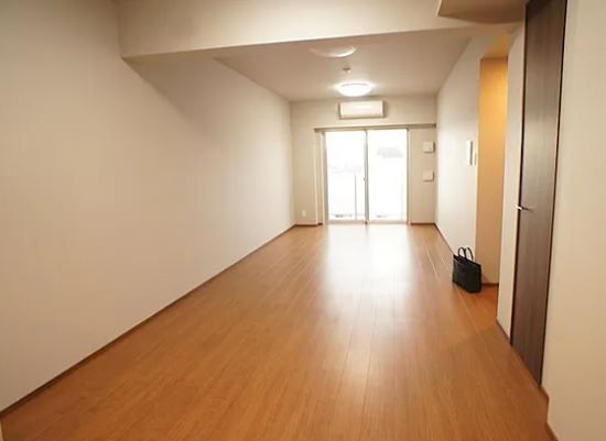 居室・リビング　写真は同タイプ住居です。