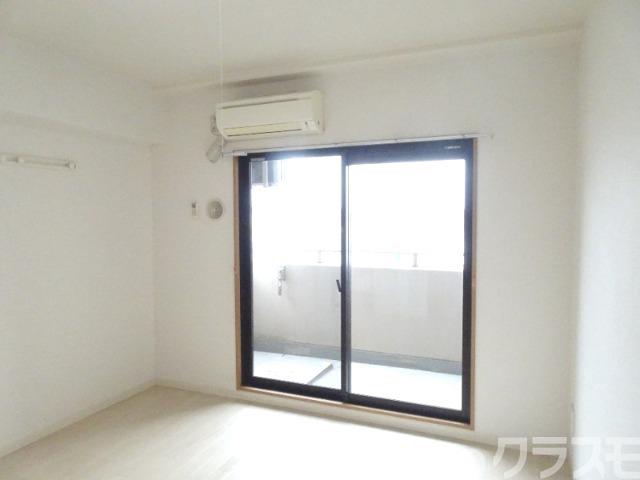 居室・リビング　明るいお部屋です♪