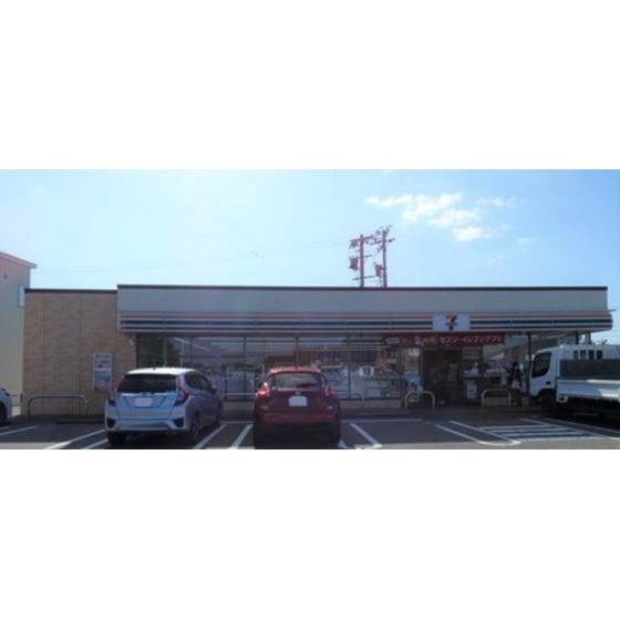 コンビニ　セブンイレブン白山北安田南店（コンビニ）まで241m