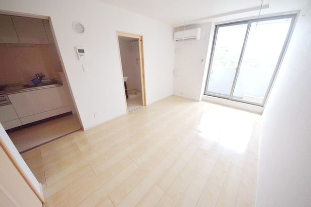 居室・リビング　★南向きのお洒落なフローリングのお部屋です★