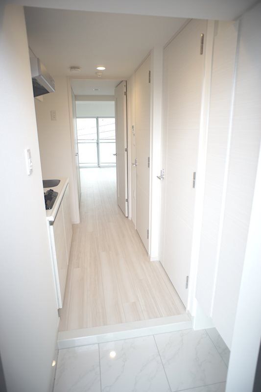 玄関　※同タイプの別のお部屋です。
