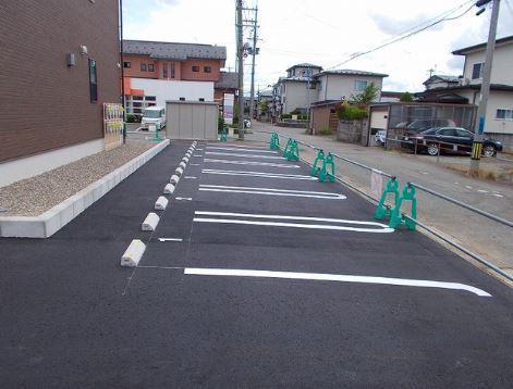 駐車場　駐車場
