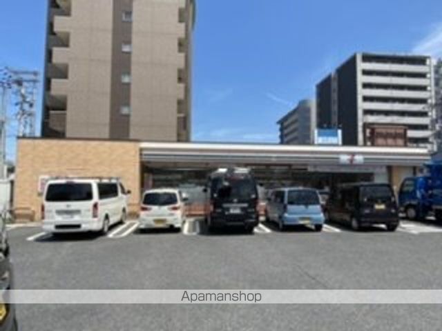 コンビニ　セブンイレブン（コンビニ）まで653m