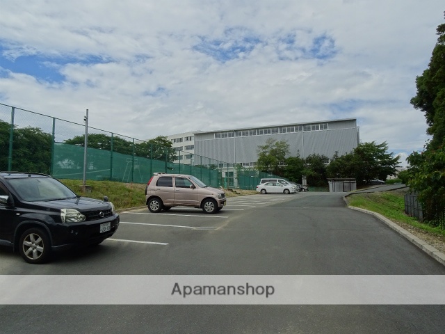 高校・高専　日体中・高等学校（高校・高専）まで976m
