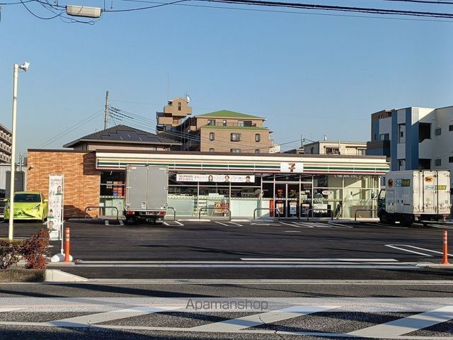 コンビニ　セブンイレブン戸田新曽つつじ通り店（コンビニ）まで200m