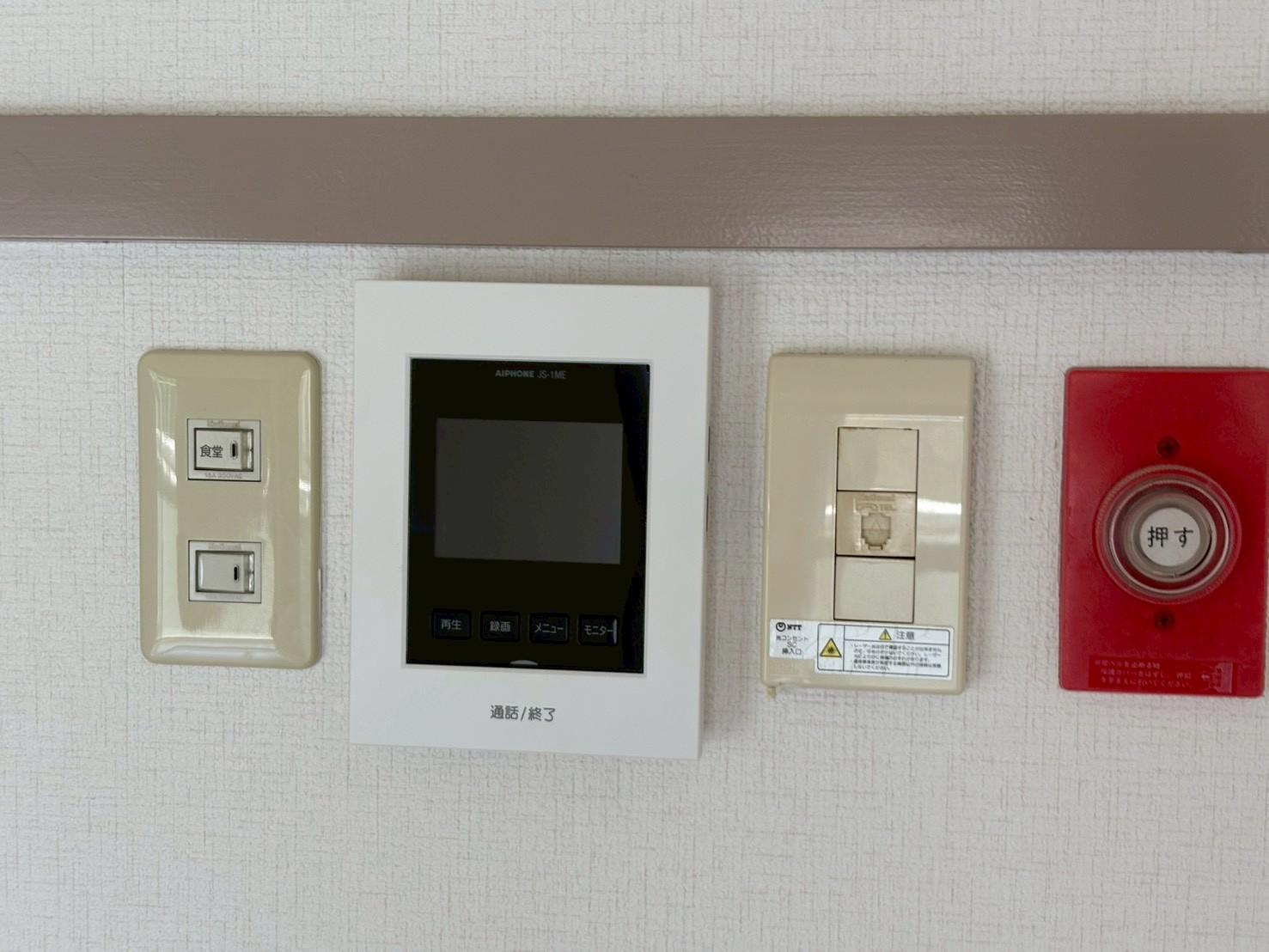 セキュリティ　来訪者を確認出来るTVモニターホン付きです(別室参考写真)
