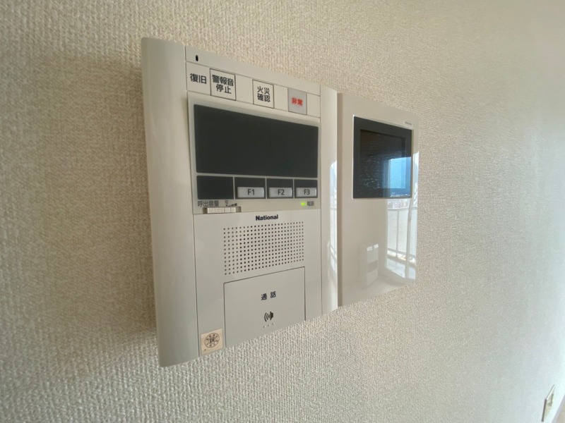 セキュリティ　インターホンは通話ができるので急な訪問があっても安心です。