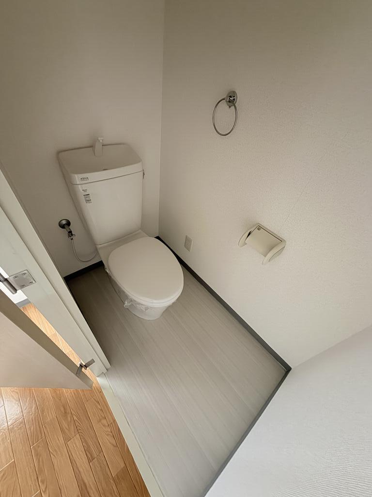 ＪＲ山陽本線 東福山駅 徒歩22分 3階建 築30年のトイレ写真