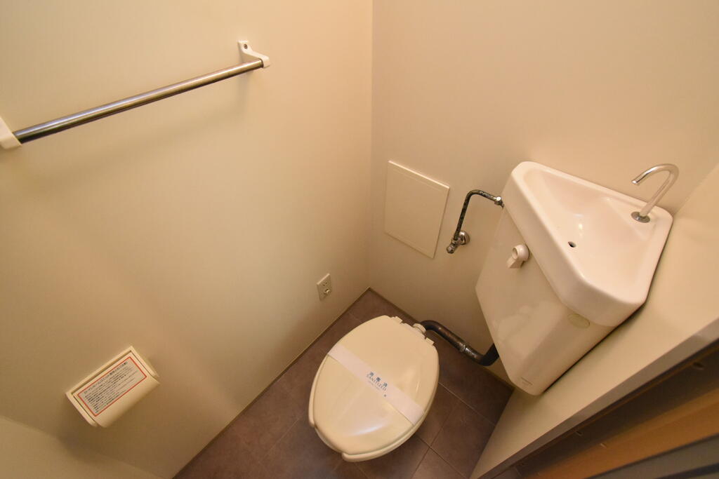 トイレ　※同建物の別のお部屋の写真です。
