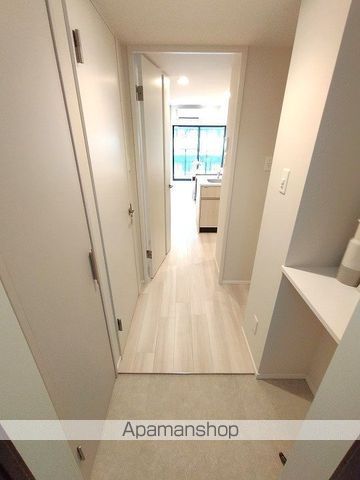 シーズンフラッツ新大阪SOUTHの玄関写真