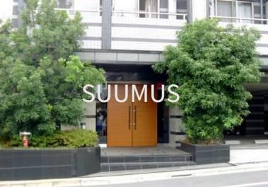 小田急線 代々木上原駅 徒歩15分 8階建 築19年の外観写真