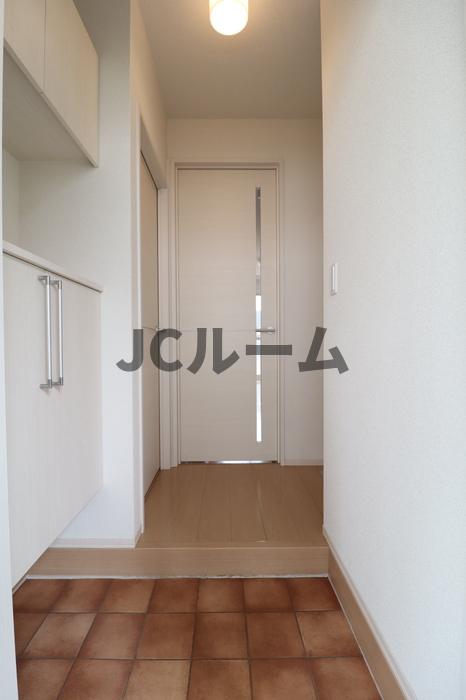 玄関　※別のお部屋の参考写真です
