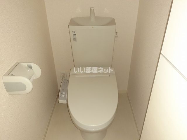 サングレイト A棟のトイレ写真