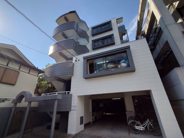 LakiaApartment夙川の外観写真