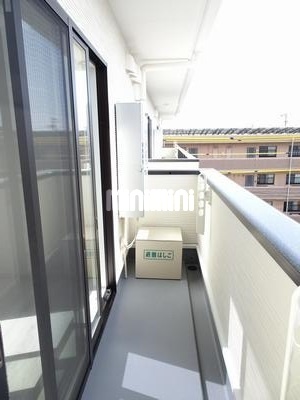 バルコニー　玄関