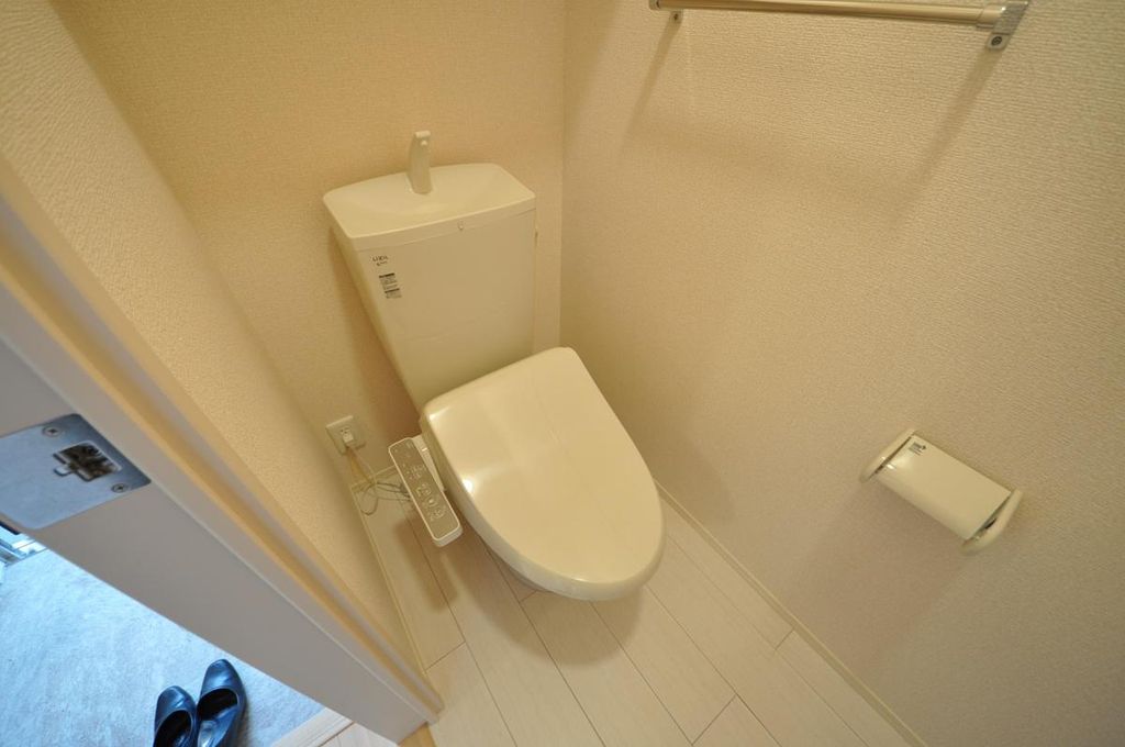 東武伊勢崎線 北越谷駅 徒歩17分 3階建 築10年のトイレ写真