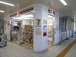 コンビニ　セブンイレブンキヨスクJR野洲駅改札口店（コンビニ）まで390m