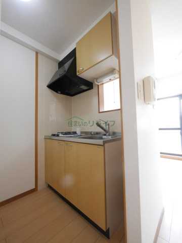 キッチン　別部屋参考写真となります