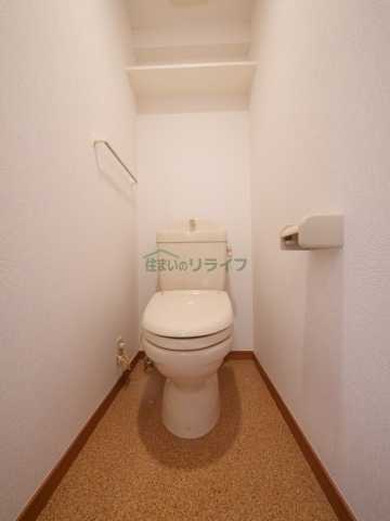 トイレ　別部屋参考写真となります