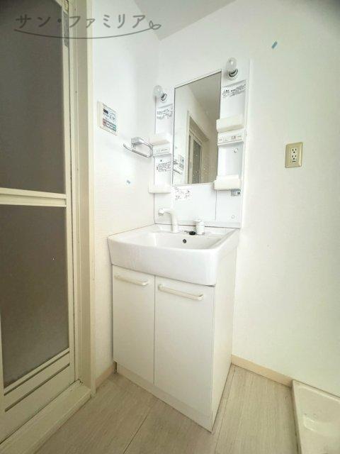 洗面設備　同一物件別部屋写真
