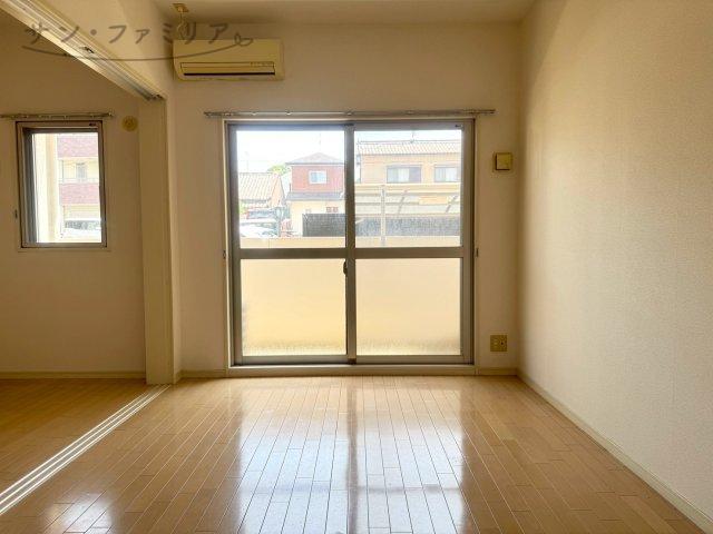居室・リビング　同一物件別部屋写真