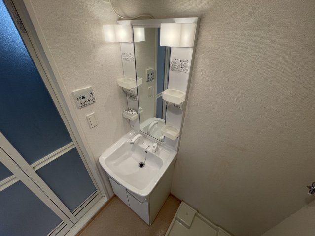 洗面設備　同物件別部屋写真