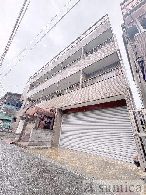 建物外観　スマートに佇むお家。毎日が楽しくなります