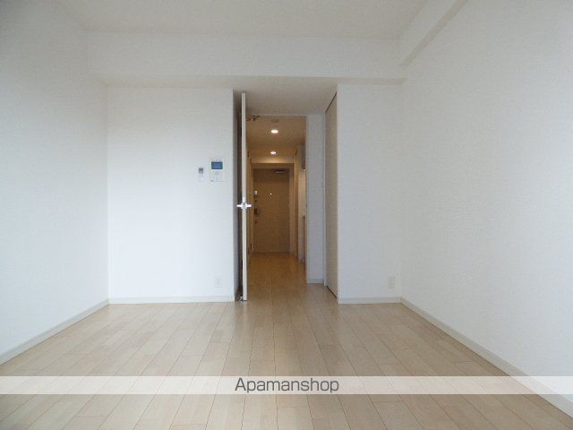 ADVANCE新大阪ウエストゲートの居間写真