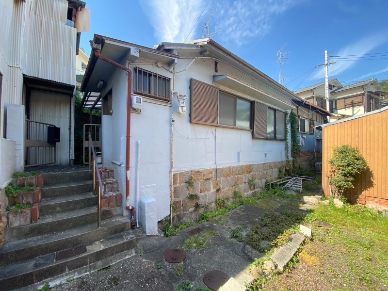 熊野町5丁目連棟住居の外観写真