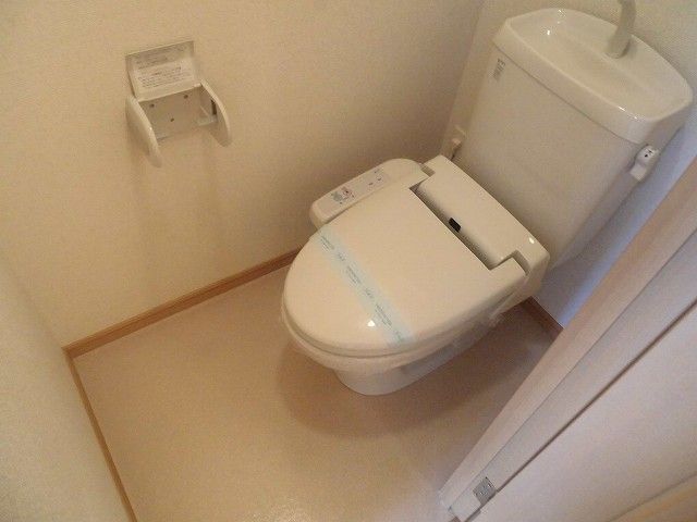 エレガンス・STのトイレ写真