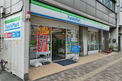コンビニ　ファミリーマート 横浜青木町店（コンビニ）まで104m