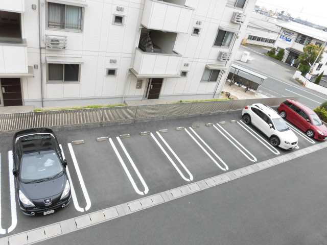 駐車場　※他部屋参照