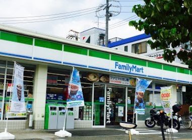 コンビニ　ファミリーマート名古屋浅間町店（コンビニ）まで380m