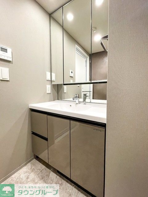 洗面設備　※写真は同タイプ住戸です。