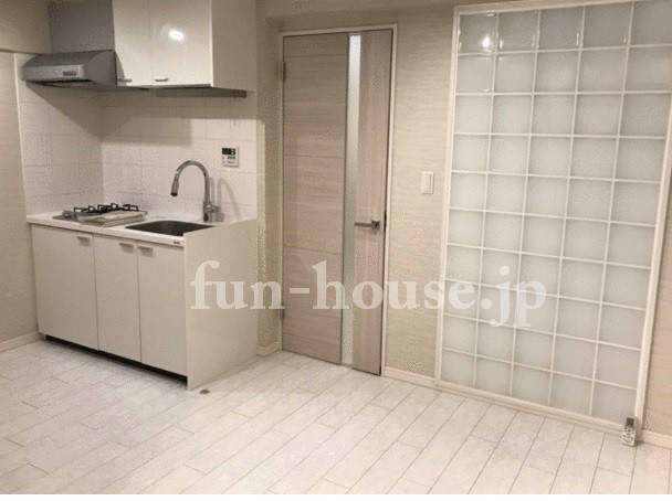 居室・リビング　リビングも明るくて開放的ですよ！