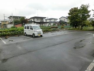 【レオネクストＹIIの駐車場】