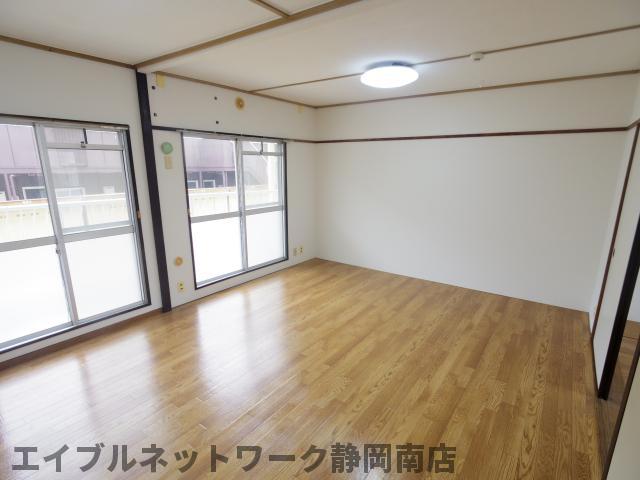 居室・リビング　使いやすい居間です