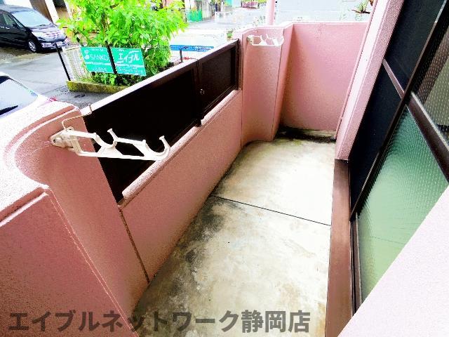 【静岡市駿河区手越原のマンションのバルコニー】