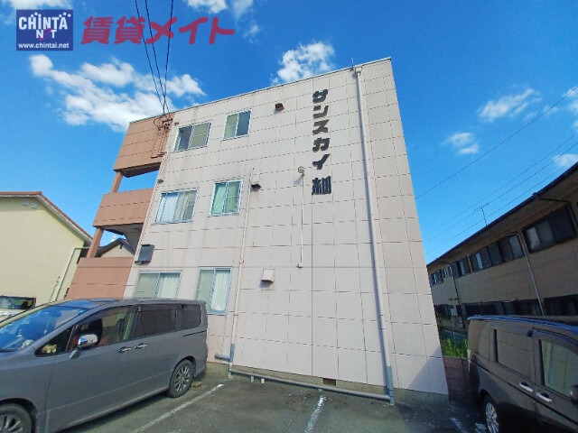 松阪市駅部田町のマンションの建物外観
