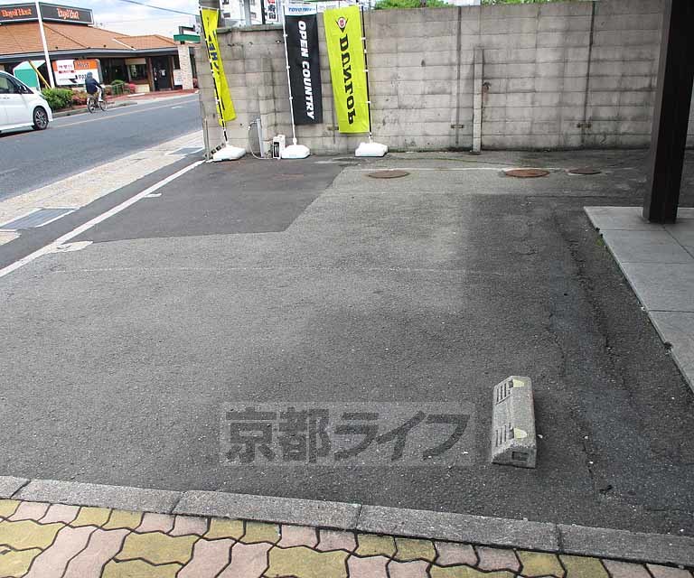 【宇治市槇島町のマンションの駐車場】