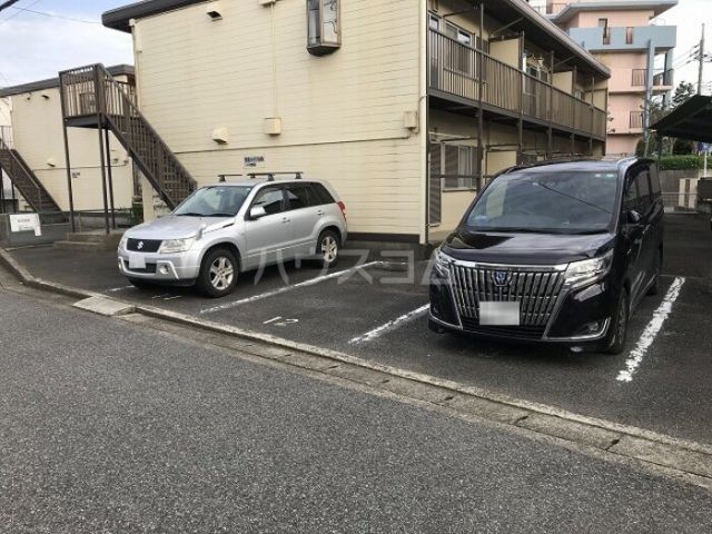 【花嶋ハイツ　Ａ・Ｂ・Ｃの駐車場】