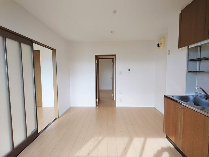 居室・リビング　エアコン付きです。