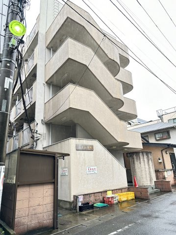 【八王子市寺町のマンションの建物外観】