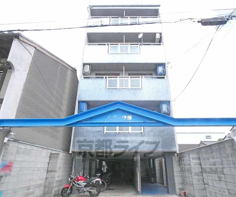 京都市上京区大文字町のマンションの建物外観